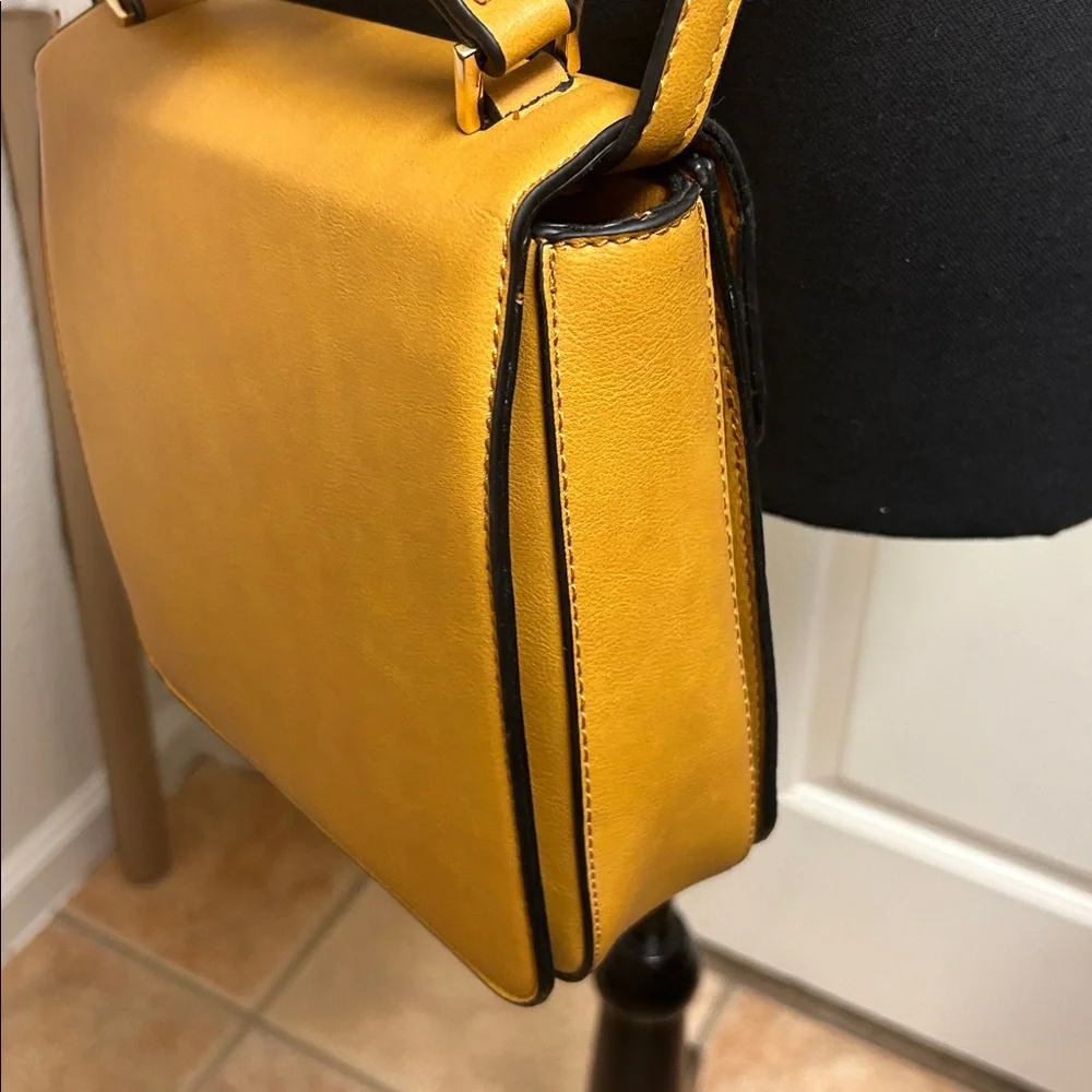 Purse, Brown camel 100% PVC, Lining 100% Polyester with gold snap closure, EUC